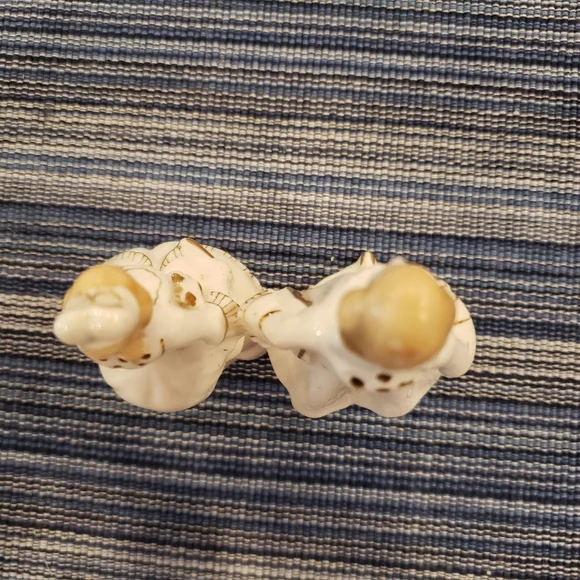 George and Martha Washington Salt/Pepper Shakers - Picture 5 of 11